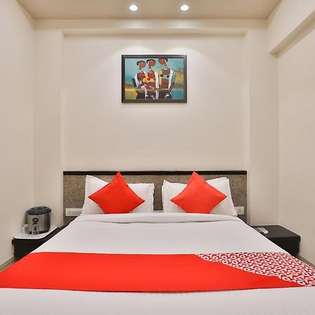 Oyo 23289 Hotel Anmol Palace Ahmedabad Buitenkant foto
