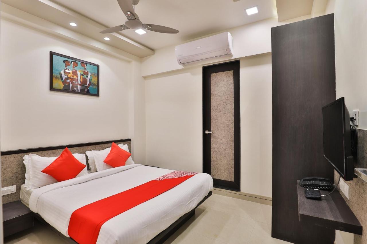 Oyo 23289 Hotel Anmol Palace Ahmedabad Buitenkant foto