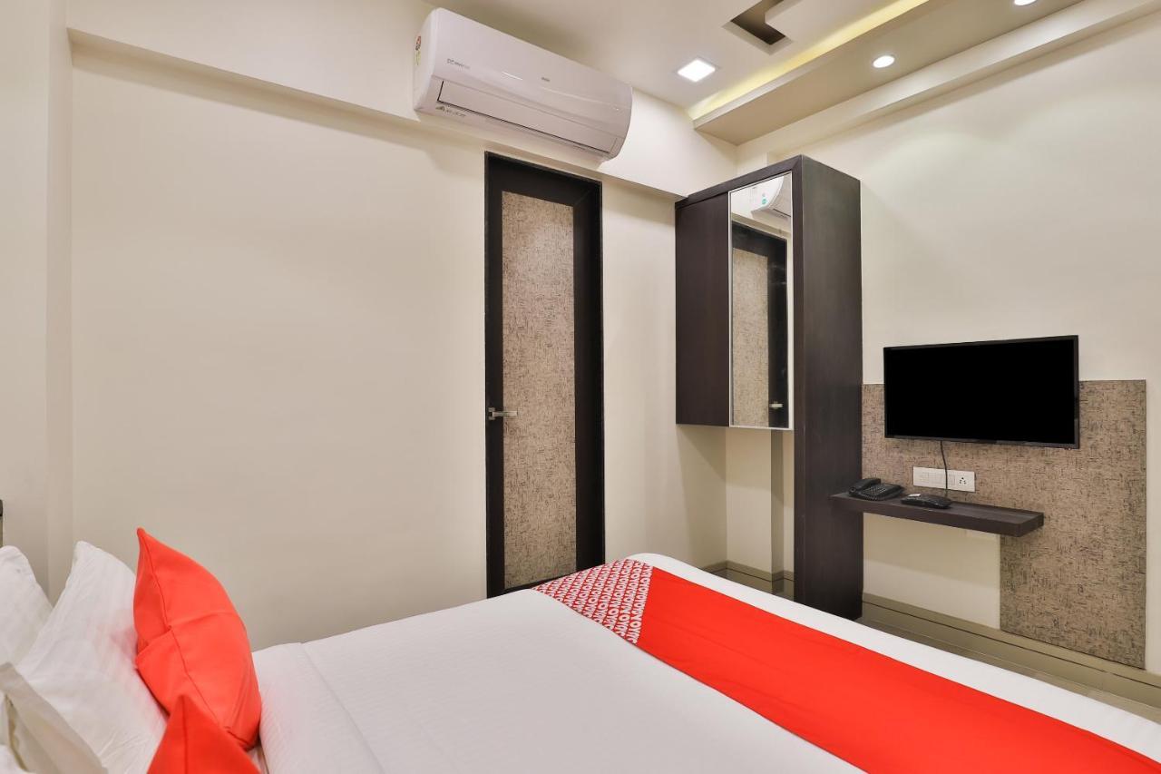 Oyo 23289 Hotel Anmol Palace Ahmedabad Buitenkant foto