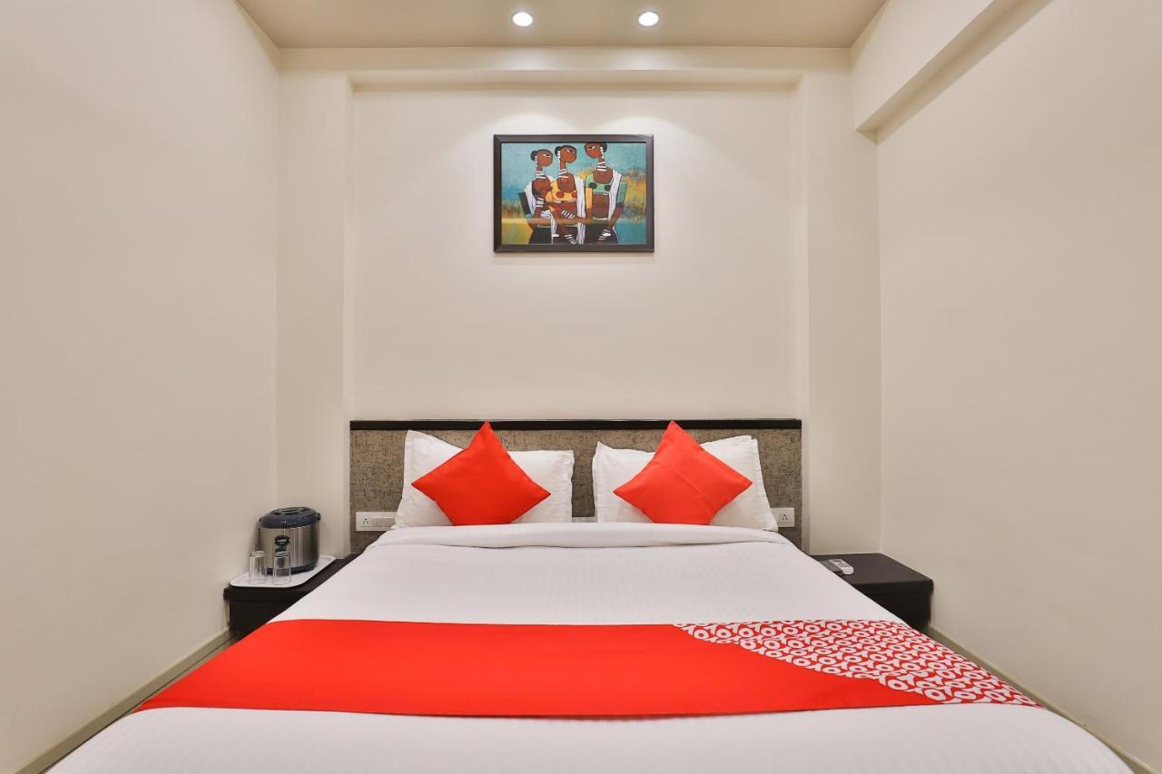Oyo 23289 Hotel Anmol Palace Ahmedabad Buitenkant foto